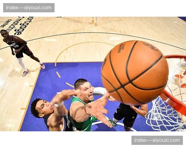 武切维奇凯尔特人替补席砍28+11 进攻端全面但防守稳定性存疑